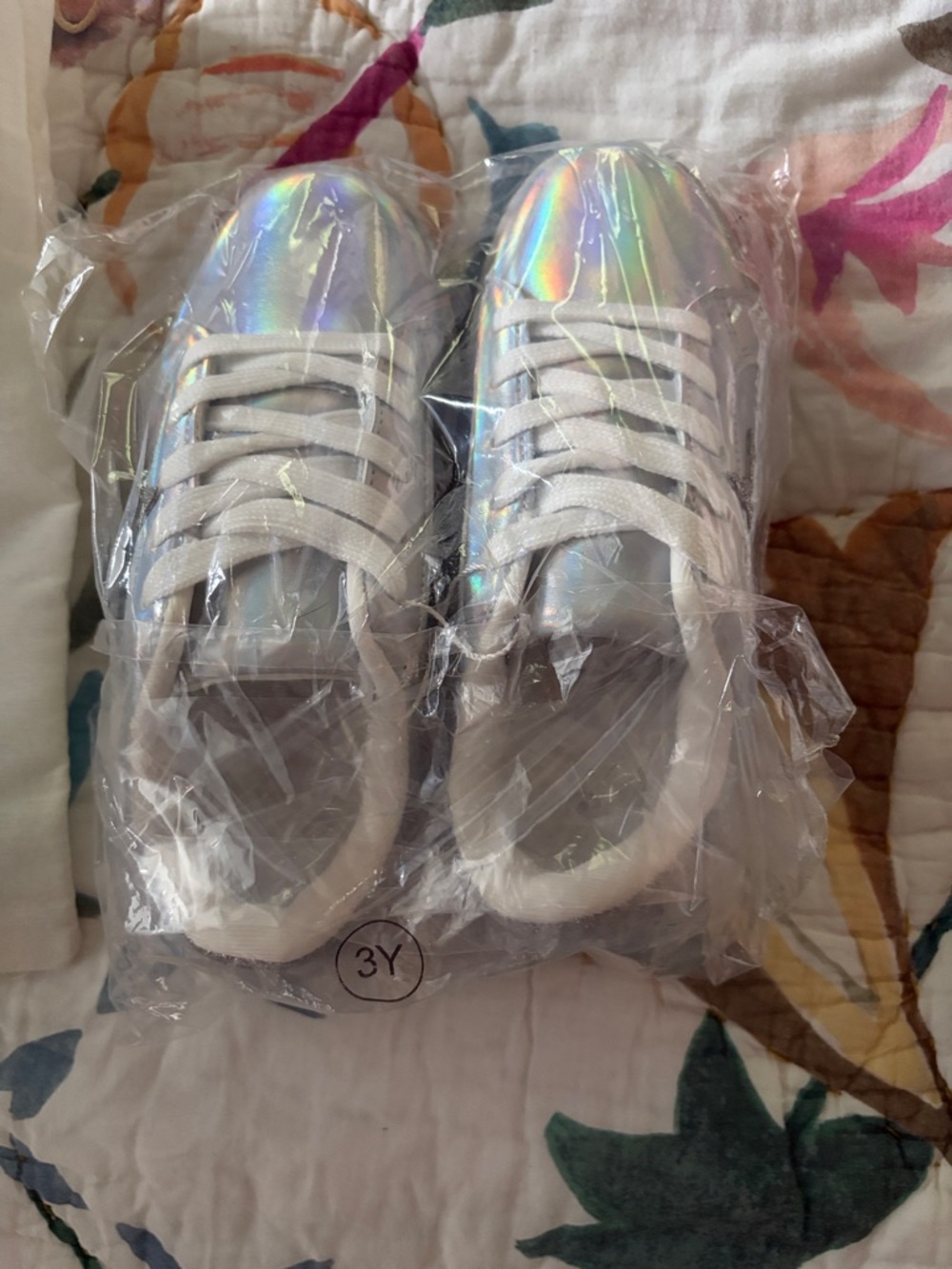 Kids Holographic Lace-Up Sneakers in Iridescent Silver